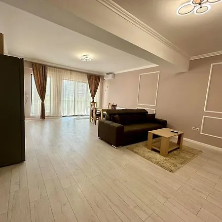 Arian Mamaia - Str D8 Apartament 3*